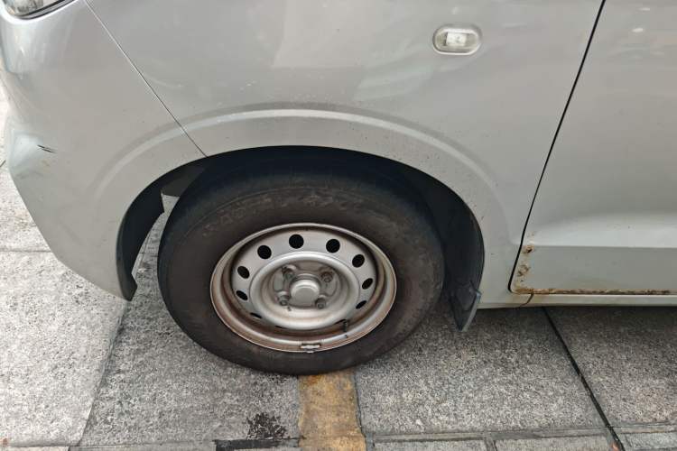 Used Wuling Hongguang V 2021 1.5L Jingqu Edition Enclosed-Window Vehicle LAR Exterior 7