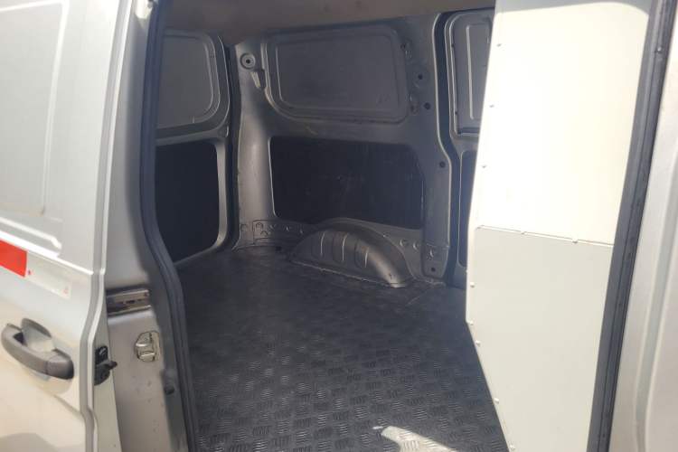 Used Wuling Hongguang V 2021 1.5L Jingqu Edition Enclosed-Window Vehicle LAR Exterior 7