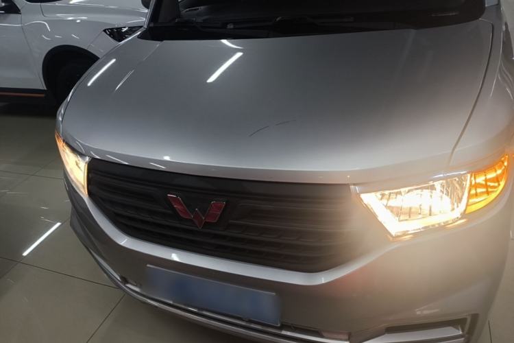 Used Wuling Hongguang V 2021 1.5L Jingqu Edition Enclosed-Window Vehicle LAR Front
