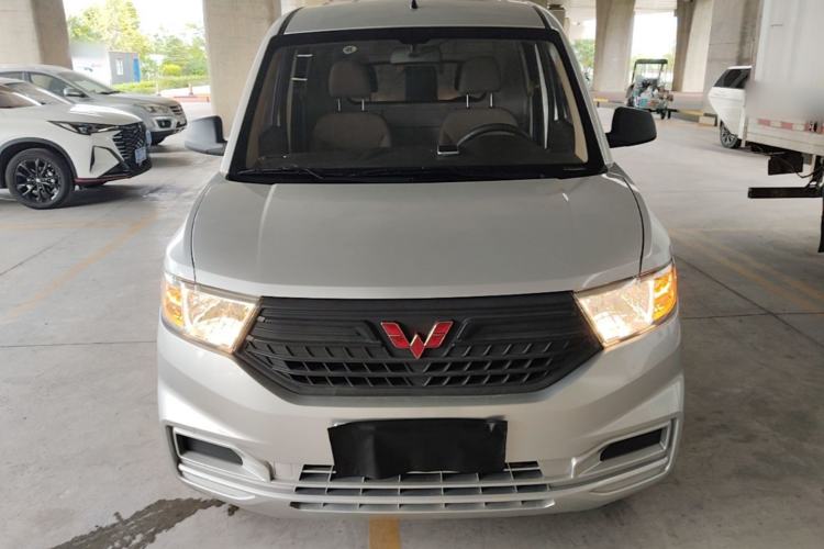 Used Wuling Hongguang V 2021 1.5L Jingqu Edition Enclosed-Window Vehicle LAR Front