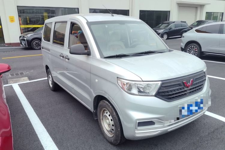 Used Wuling Hongguang V 2021 1.5L Jingqu Version LAR Front Right 45 Deg