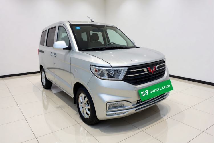 Used Wuling Hongguang V 2021 1.5L Enjoyment Edition LAR Front Right 45 Deg