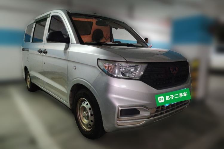 Used Wuling Hongguang V 2021 1.5L Jingqu Version LAR Front Right 45 Deg
