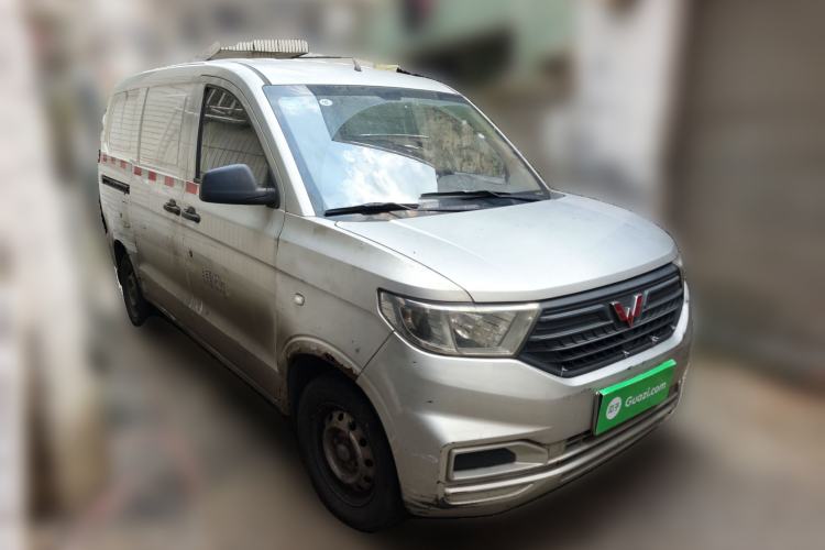 Used Wuling Hongguang V 2021 1.5L Jingqu Edition Enclosed-Window Vehicle LAR Front Right 45 Deg