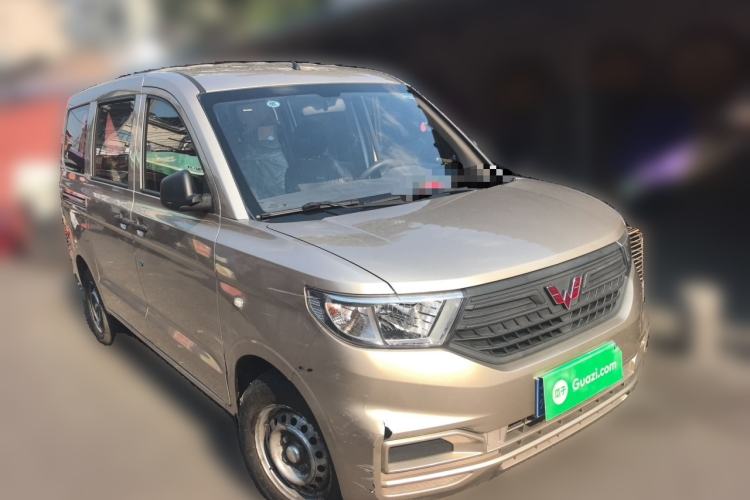 Used Wuling Hongguang V 2021 1.5L Jingqu Version LAR Front Right 45 Deg