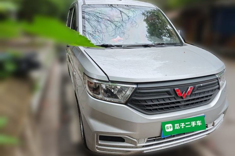 Used Wuling Hongguang V 2021 1.5L Refreshed Enjoyment Edition LAR Front Right 45 Deg