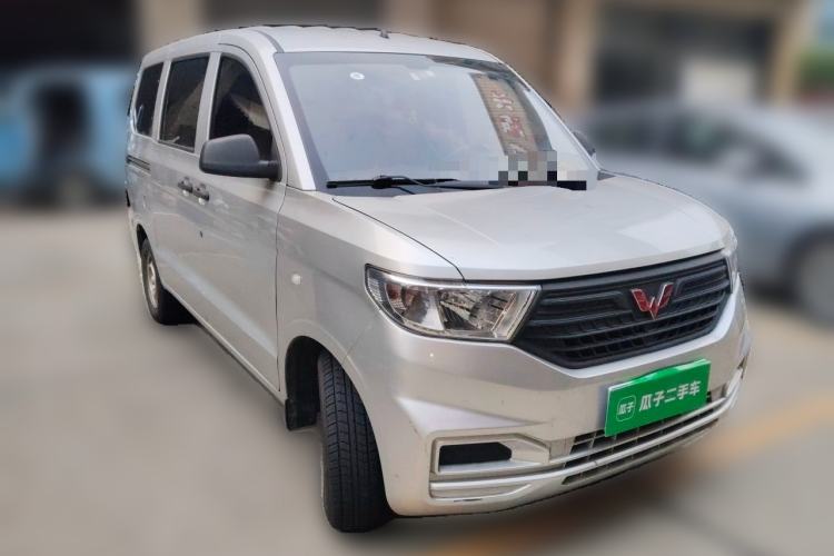 Used Wuling Hongguang V 2021 1.5L Jingqu Version LAR Front Right 45 Deg