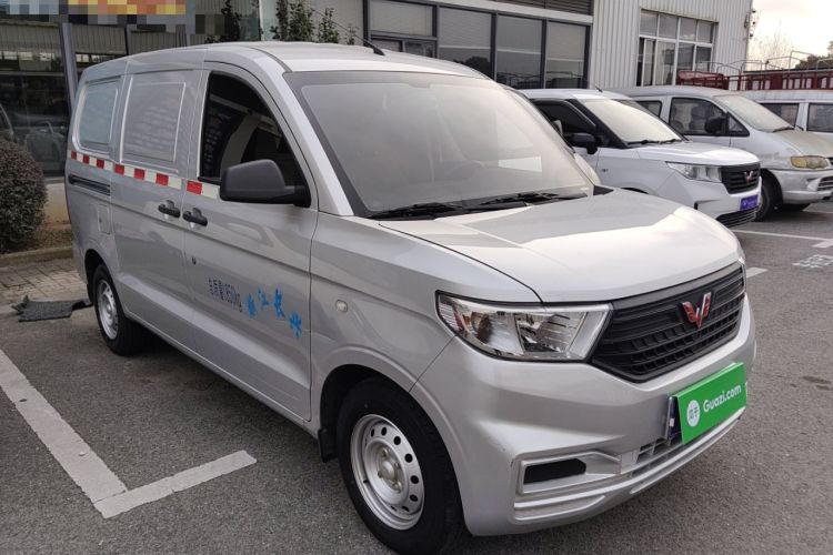 Used Wuling Hongguang V 2021 1.5L Jingqu Edition Enclosed-Window Vehicle LAR Front Right 45 Deg