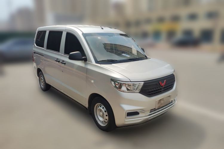 Used Wuling Hongguang V 2021 1.5L Jingqu Version LAR Front Right 45 Deg