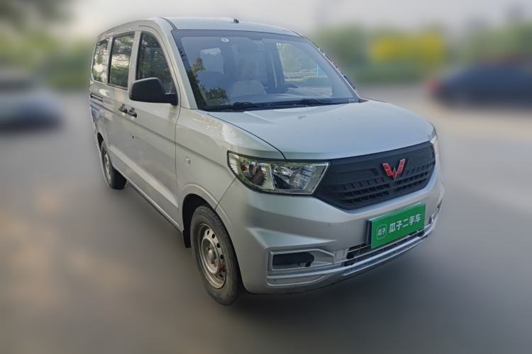 Used Wuling Hongguang V 2021 1.5L Jingqu Version LAR Front Right 45 Deg