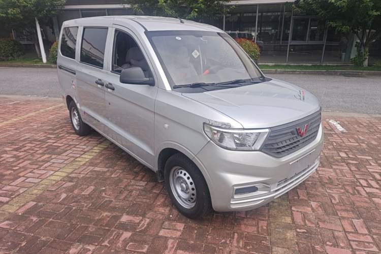Used Wuling Hongguang V 2021 1.5L Jingqu Version LAR Front Right 45 Deg