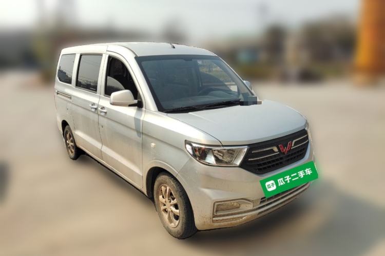 Used Wuling Hongguang V 2021 1.5L Enjoyment Edition LAR Front Right 45 Deg