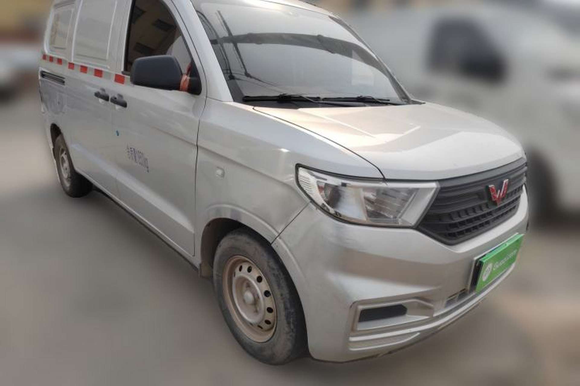 Used Wuling Hongguang V 2021 1.5L Jingqu Edition Enclosed-Window Vehicle LAR Front Right 45 Deg