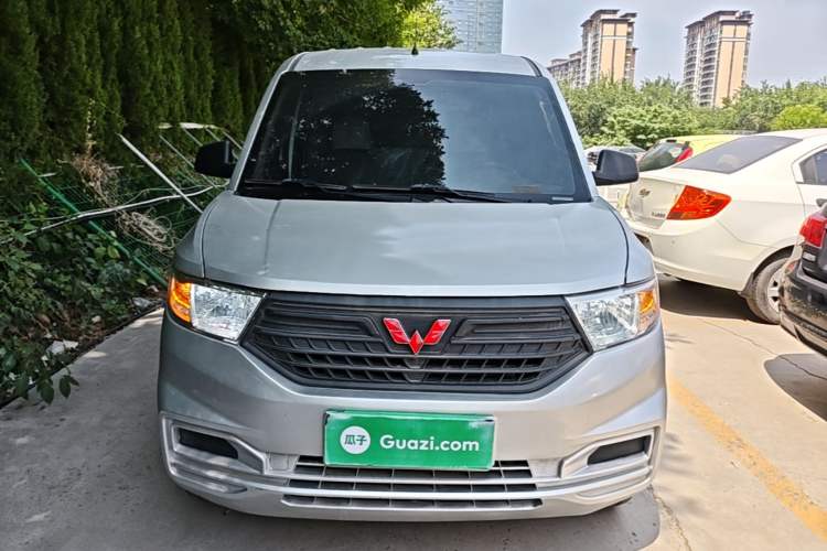 Used Wuling Hongguang V 2021 1.5L Jingqu Edition Enclosed-Window Vehicle LAR Front
