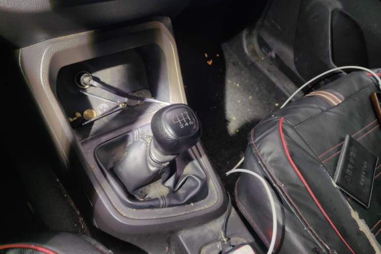 Used Wuling Hongguang V 2021 1.5L Jingqu Version LAR Gear Lever