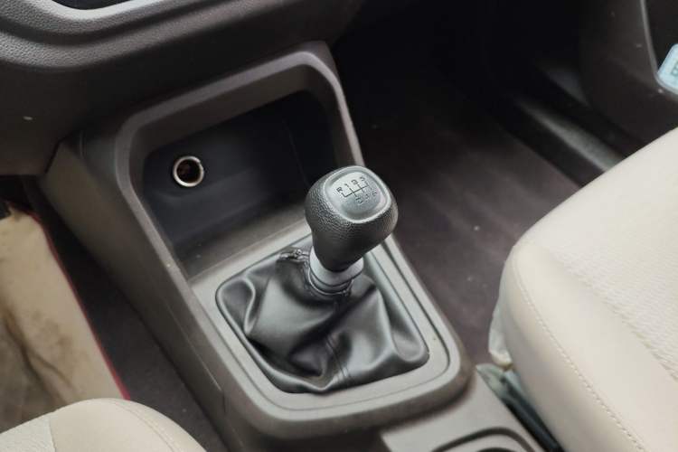Used Wuling Hongguang V 2021 1.5L Jingqu Version LAR Gear Lever
