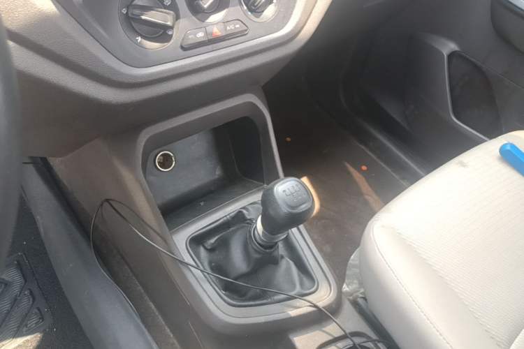 Used Wuling Hongguang V 2021 1.5L Jingqu Version LAR Gear Lever
