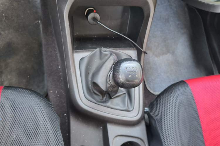 Used Wuling Hongguang V 2021 1.5L Jingqu Version LAR Gear Lever