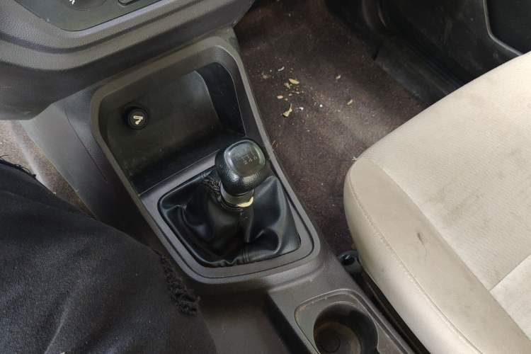 Used Wuling Hongguang V 2021 1.5L Jingqu Edition Enclosed-Window Vehicle LAR Gear Lever