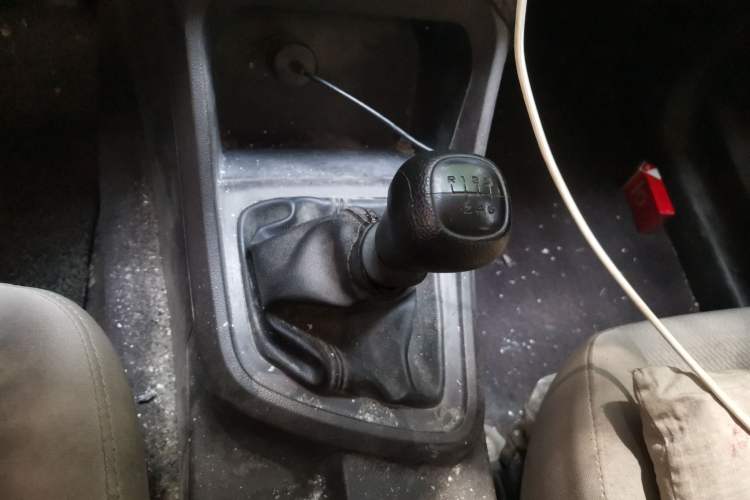 Used Wuling Hongguang V 2021 1.5L Jingqu Edition Enclosed-Window Vehicle LAR Gear Lever