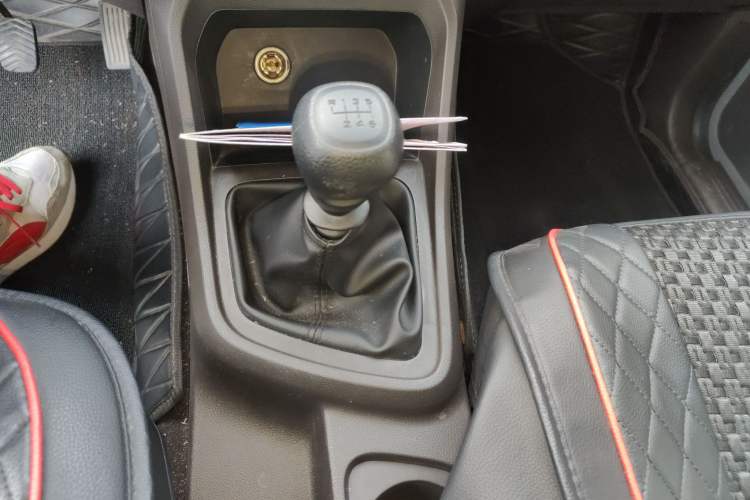 Used Wuling Hongguang V 2021 1.5L Jingqu Version LAR Gear Lever