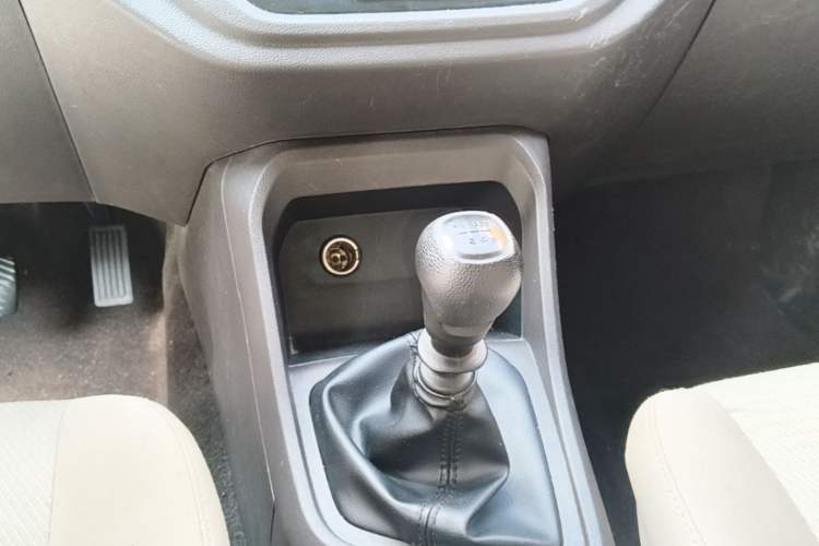 Used Wuling Hongguang V 2021 1.5L Jingqu Version LAR Gear Lever
