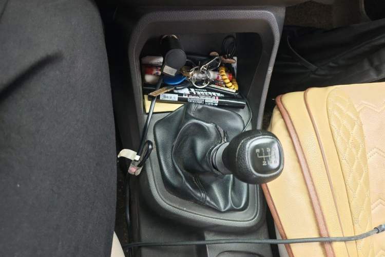 Used Wuling Hongguang V 2021 1.5L Jingqu Version LAR Gear Lever