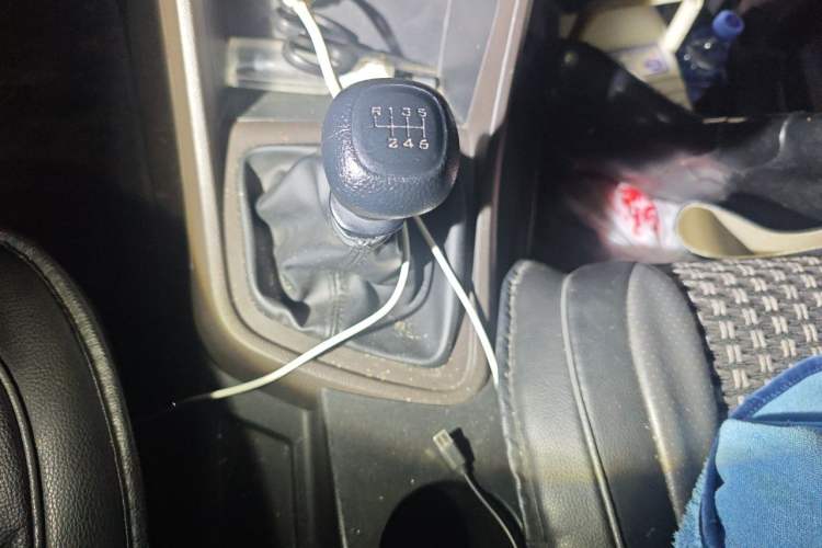 Used Wuling Hongguang V 2021 1.5L Jingqu Edition Enclosed-Window Vehicle LAR Gear Lever