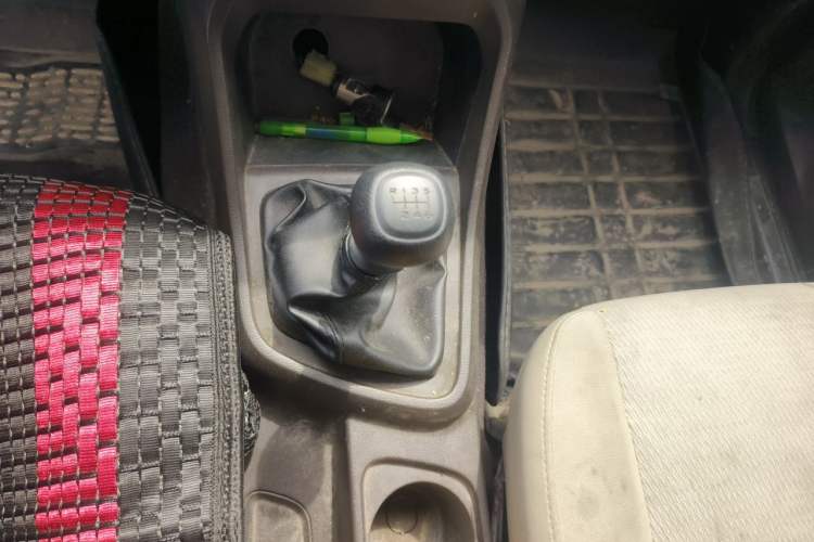 Used Wuling Hongguang V 2021 1.5L Jingqu Edition Enclosed-Window Vehicle LAR Gear Lever