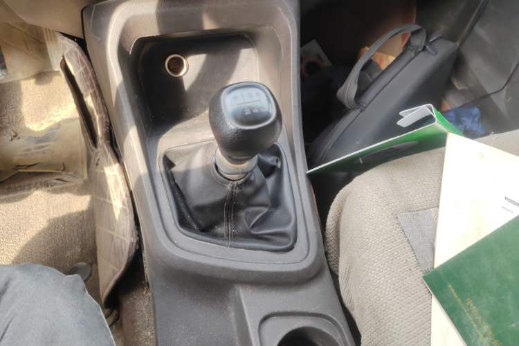 Used Wuling Hongguang V 2021 1.5L Jingqu Edition Enclosed-Window Vehicle LAR Gear Lever