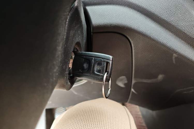 Used Wuling Hongguang V 2021 1.5L Jingqu Edition Enclosed-Window Vehicle LAR Interior 1