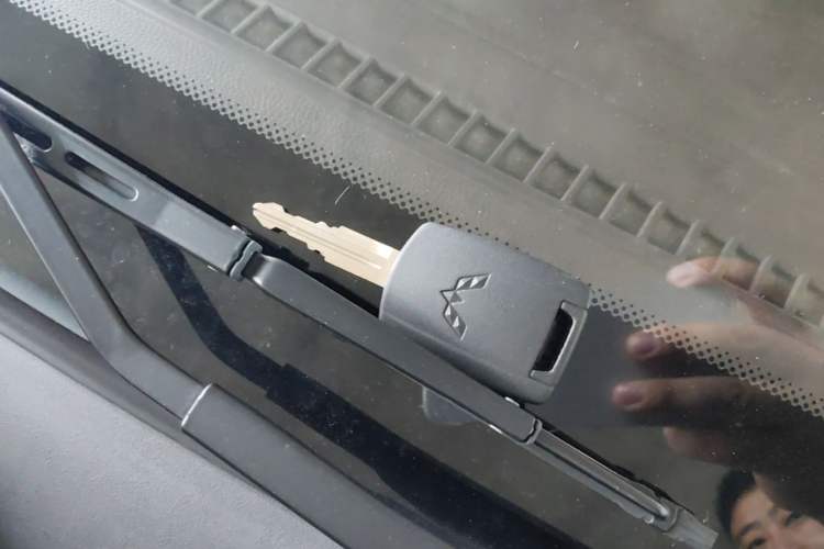 Used Wuling Hongguang V 2021 1.5L Jingqu Edition Enclosed-Window Vehicle LAR Interior 1