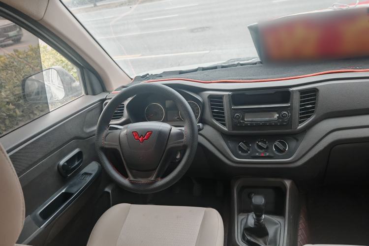 Used Wuling Hongguang V 2021 1.5L Jingqu Version LAR Interior 1