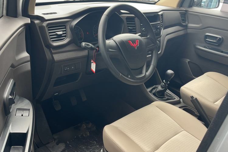 Used Wuling Hongguang V 2021 1.5L Jingqu Edition Enclosed-Window Vehicle LAR Interior 2