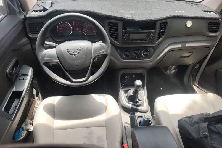 Used Wuling Hongguang V 2021 1.5L Jingqu Version LAR Interior 2