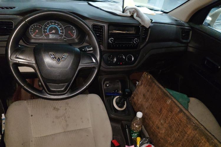 Used Wuling Hongguang V 2021 1.5L Enjoyment Edition LAR Interior 2