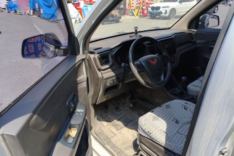 Used Wuling Hongguang V 2021 1.5L Enjoyment Edition LAR Interior 3