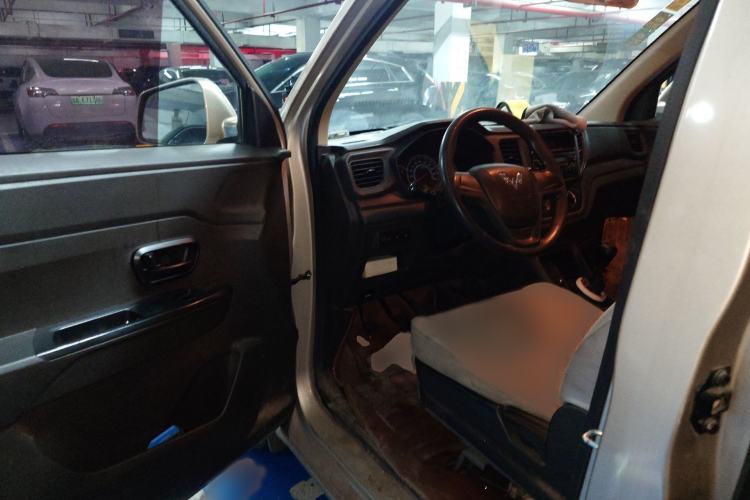 Used Wuling Hongguang V 2021 1.5L Enjoyment Edition LAR Interior 3
