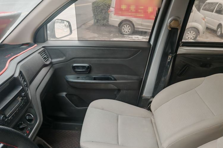 Used Wuling Hongguang V 2021 1.5L Jingqu Version LAR Interior 4