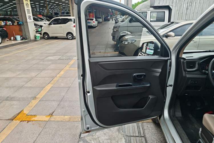 Used Wuling Hongguang V 2021 1.5L Jingqu Edition Enclosed-Window Vehicle LAR Interior 7