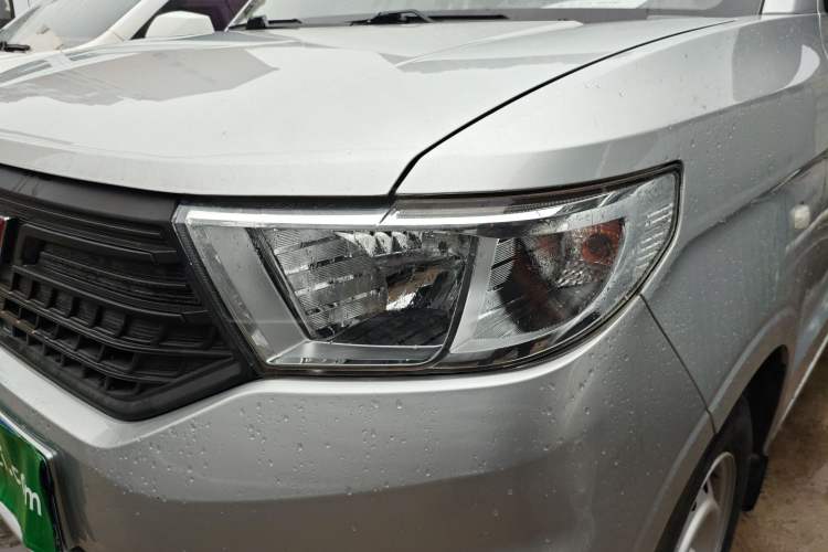 Used Wuling Hongguang V 2021 1.5L Jingqu Version LAR Left Front Headlight