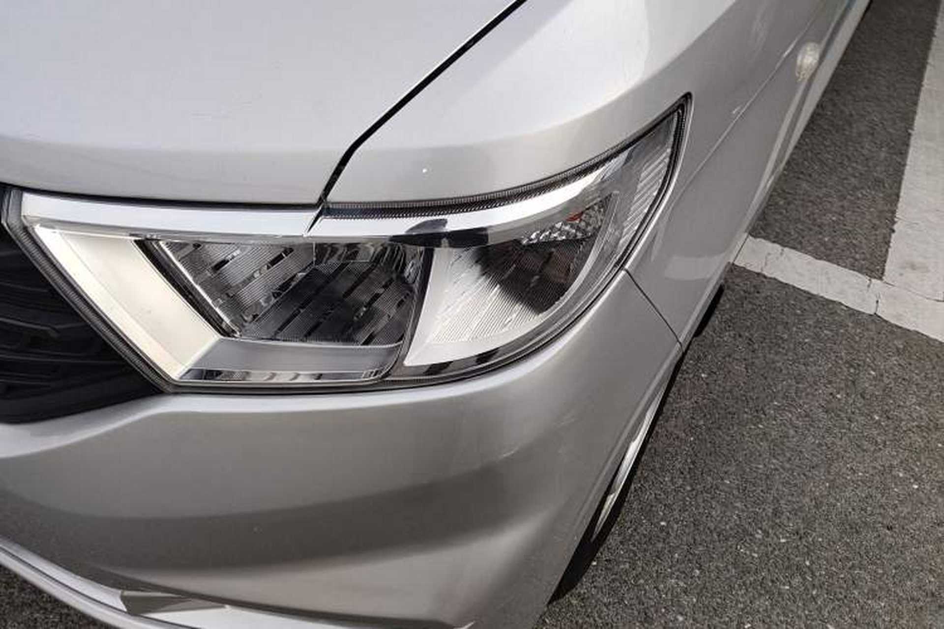 Used Wuling Hongguang V 2021 1.5L Jingqu Edition Enclosed-Window Vehicle LAR Left Front Headlight