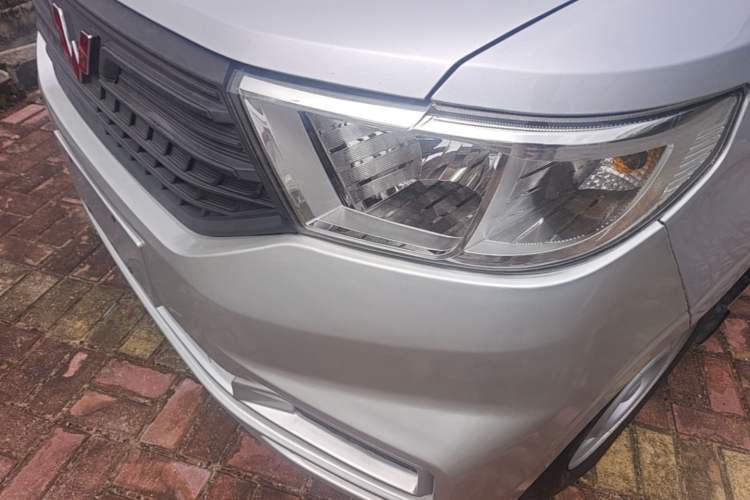 Used Wuling Hongguang V 2021 1.5L Jingqu Version LAR Left Front Headlight