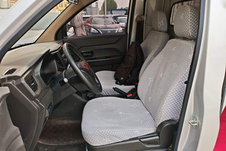 Used Wuling Hongguang V 2021 1.5L Jingqu Edition Enclosed-Window Vehicle LAR Left Front Seat