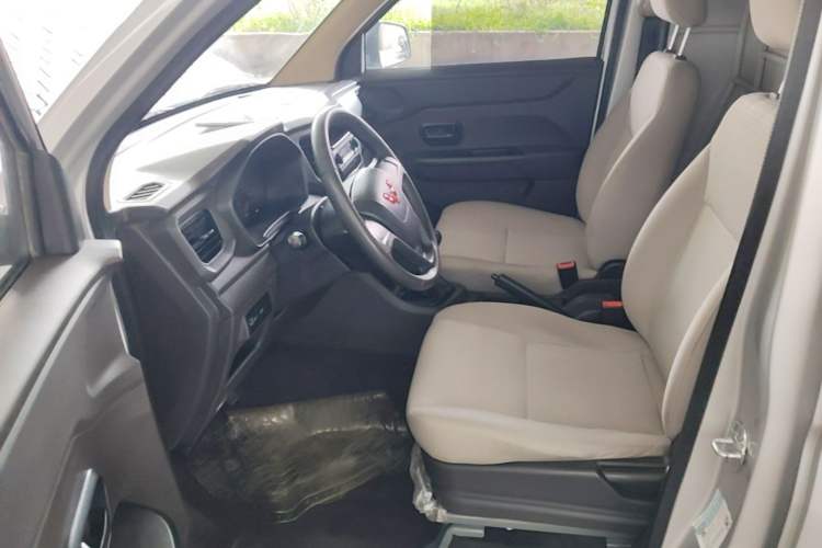 Used Wuling Hongguang V 2021 1.5L Jingqu Edition Enclosed-Window Vehicle LAR Left Front Seat