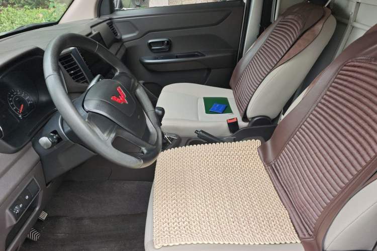 Used Wuling Hongguang V 2021 1.5L Jingqu Edition Enclosed-Window Vehicle LAR Left Front Seat