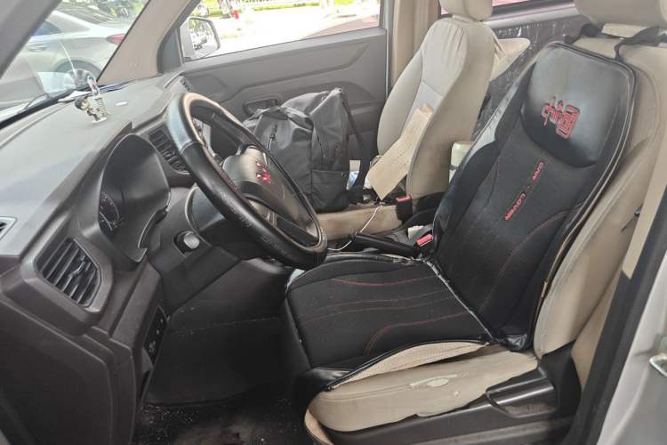 Used Wuling Hongguang V 2021 1.5L Enjoyment Edition LAR Left Front Seat