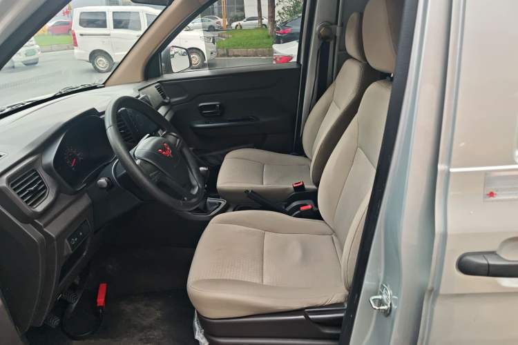 Used Wuling Hongguang V 2021 1.5L Jingqu Edition Enclosed-Window Vehicle LAR Left Front Seat