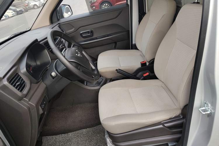 Used Wuling Hongguang V 2021 1.5L Jingqu Edition Enclosed-Window Vehicle LAR Left Front Seat