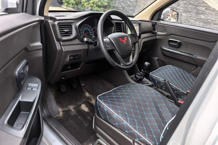 Used Wuling Hongguang V 2021 1.5L Refreshed Enjoyment Edition LAR Left Front Seat